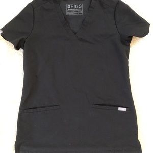 Figs triple pocket scrub top